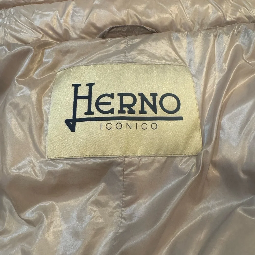 Herno Shimmering Gold Puffer Jacket with detachable Fox Fur Collar - Picture 15 of 16